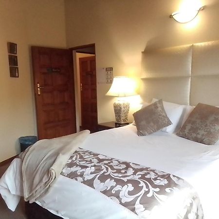 Hoopoe Haven Guest House Chartwell Buitenkant foto