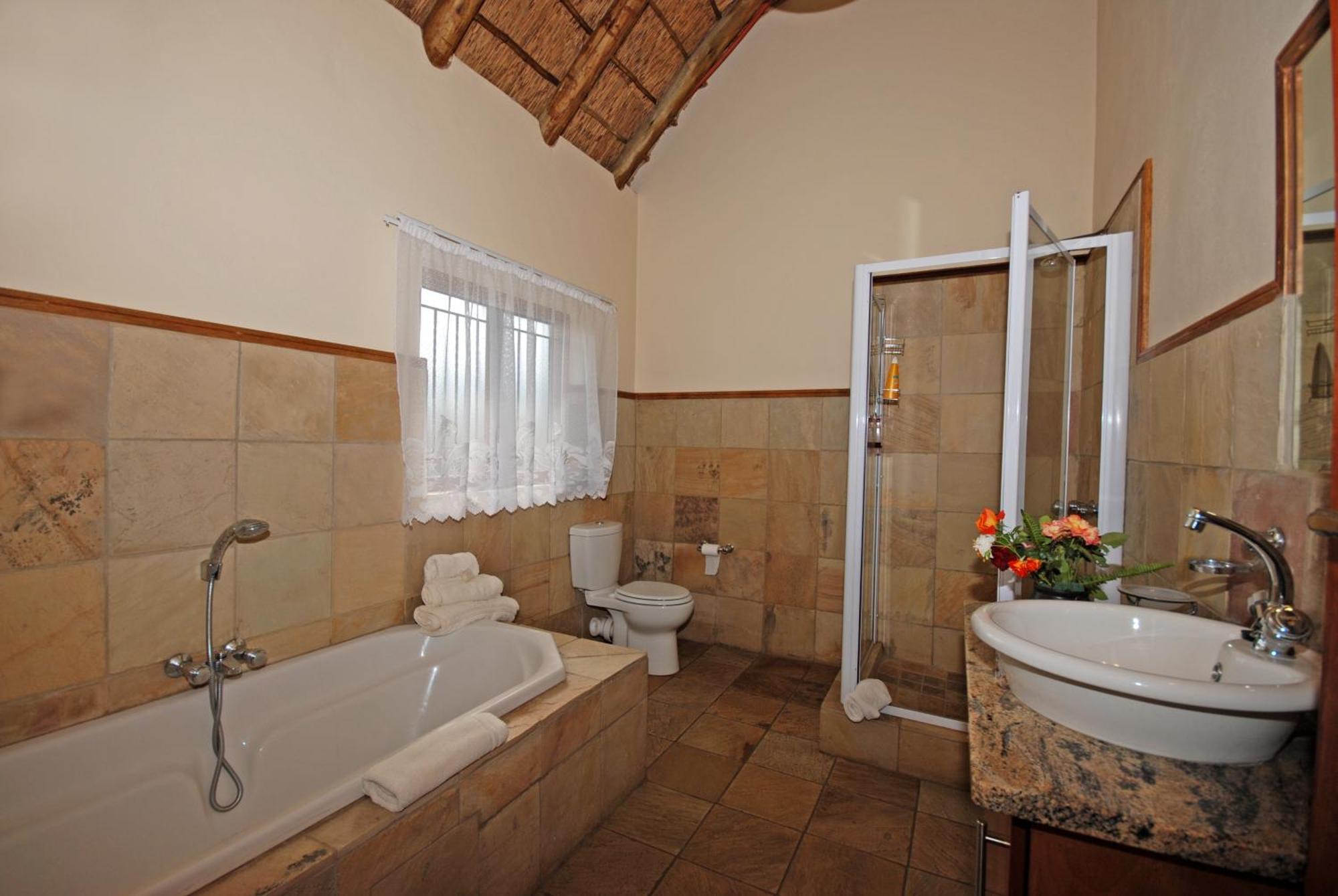 Hoopoe Haven Guest House Chartwell Buitenkant foto