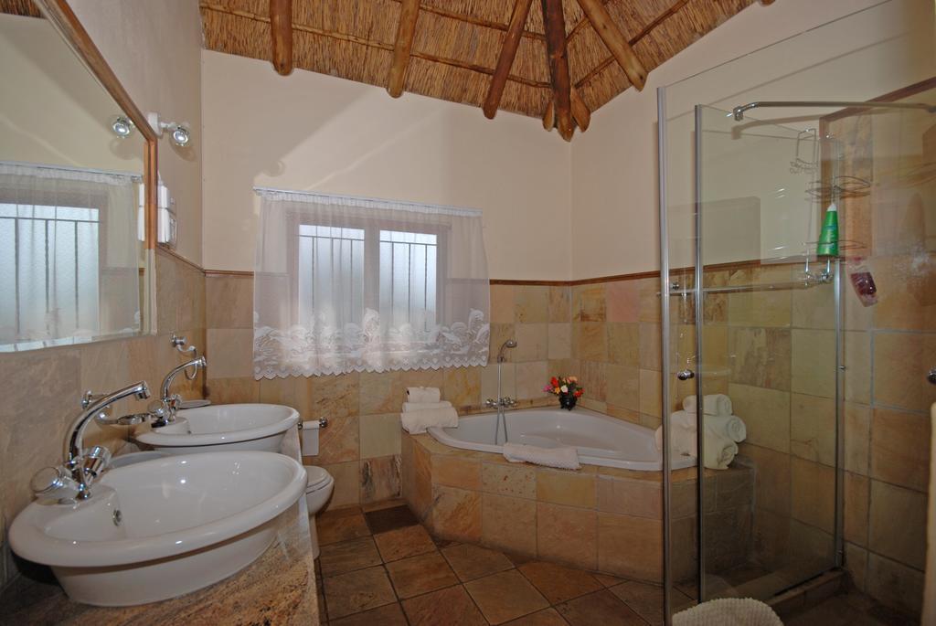 Hoopoe Haven Guest House Chartwell Buitenkant foto
