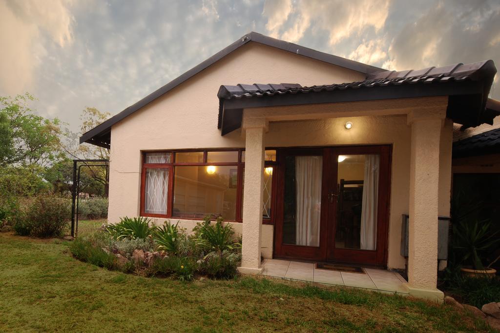 Hoopoe Haven Guest House Chartwell Buitenkant foto